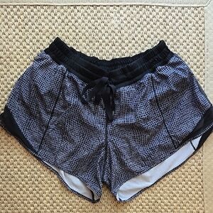 Lululemon Women's Black and White Shorts